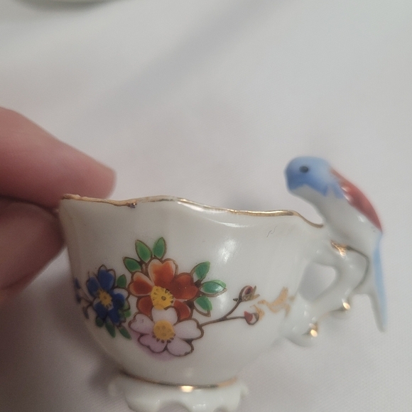 VTG Porcelain Mini Cup & Saucer Set Parrot Handle Hand Painted Japan - Picture 4 of 10